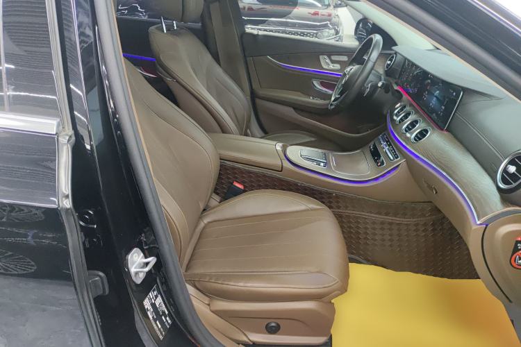 Used Mercedes-Benz E-Class 2023 Updated E 300 L Fashion Edition Right Front Seat