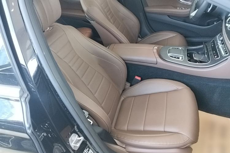 Used Mercedes-Benz E-Class 2023 Restyled E 300 L Sport Luxury Edition Right Front Seat