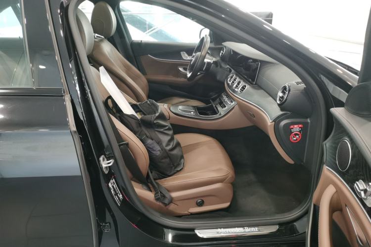 Used Mercedes-Benz E-Class 2023 Restyled E 260 Fashion Sport Edition Right Front Seat