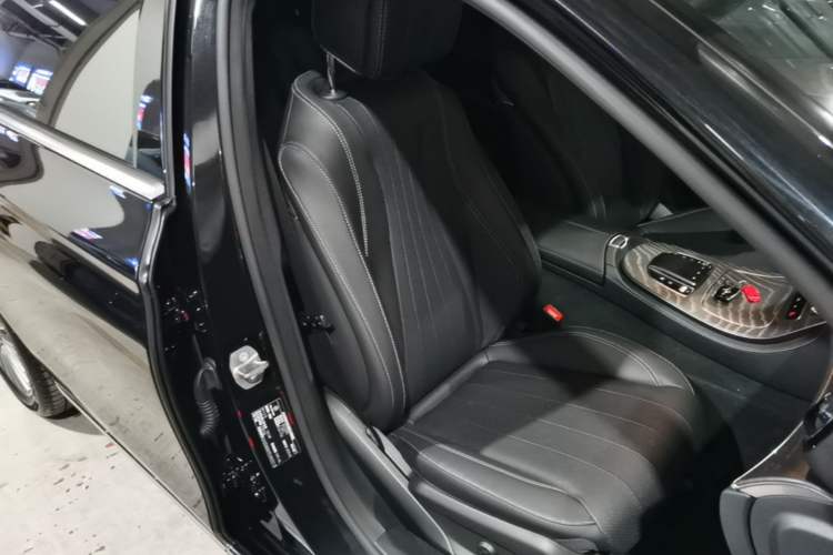 Used Mercedes-Benz E-Class 2023 Updated E 300 L Luxury Edition Right Front Seat