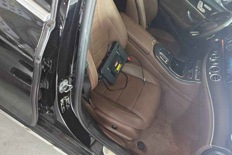 Used Mercedes-Benz E-Class 2023 Restyled E 300 L Sport Luxury Edition Right Front Seat