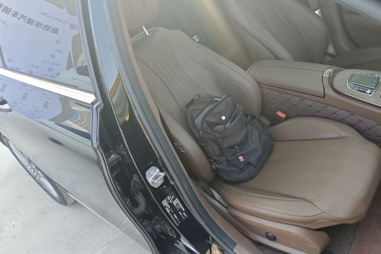 Used Mercedes-Benz E-Class 2023 Updated E 300 L Luxury Edition Right Front Seat