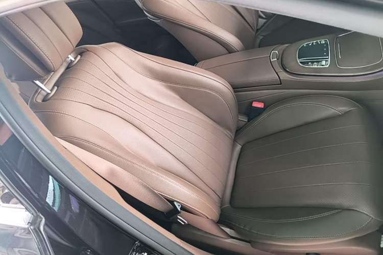 Used Mercedes-Benz E-Class 2023 E 300 L Luxury Model Right Front Seat