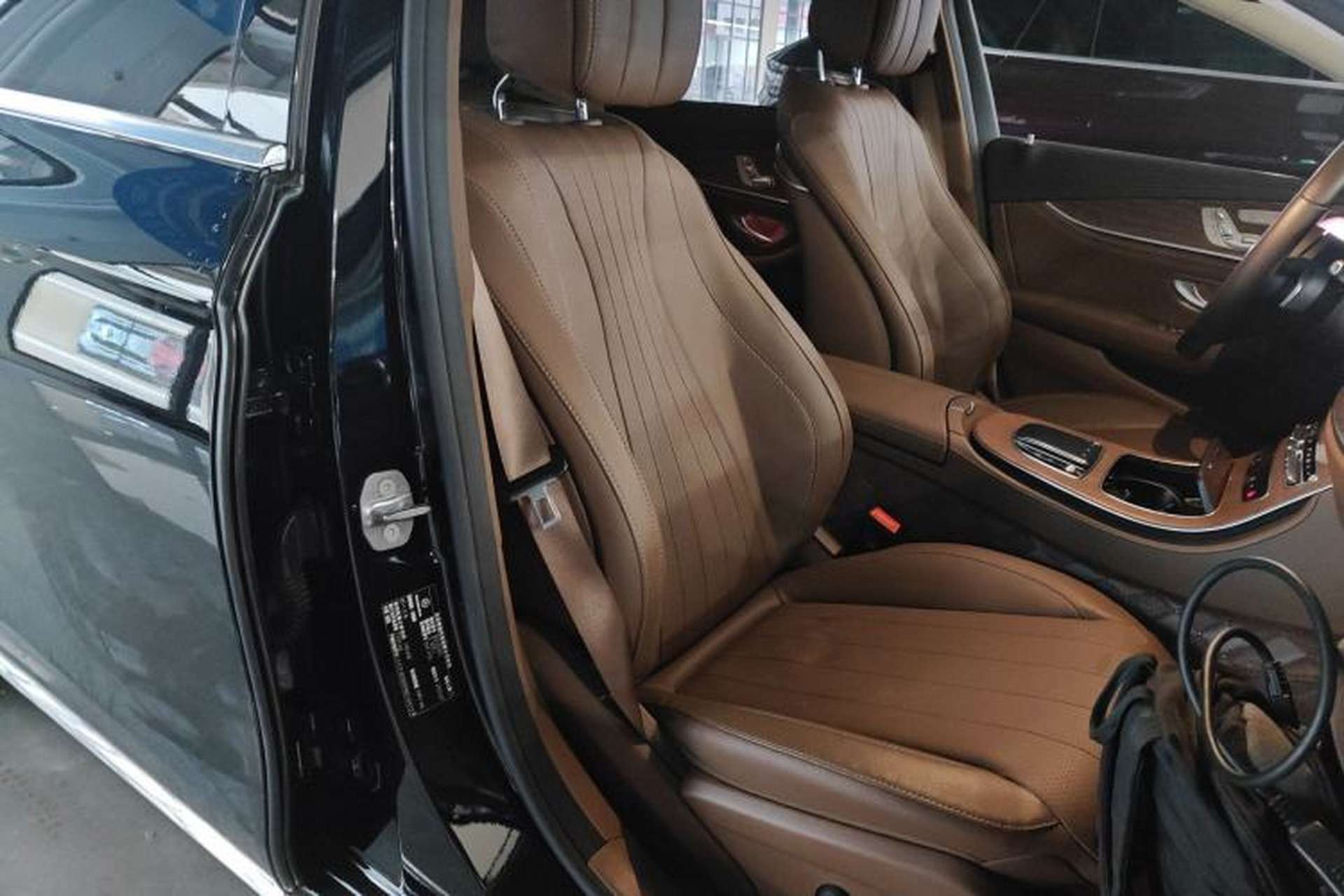Used Mercedes-Benz E-Class 2023 Updated E 300 L Luxury Edition Right Front Seat