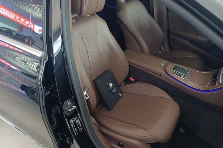 Used Mercedes-Benz E-Class 2023 Updated E 300 L Luxury Edition Right Front Seat