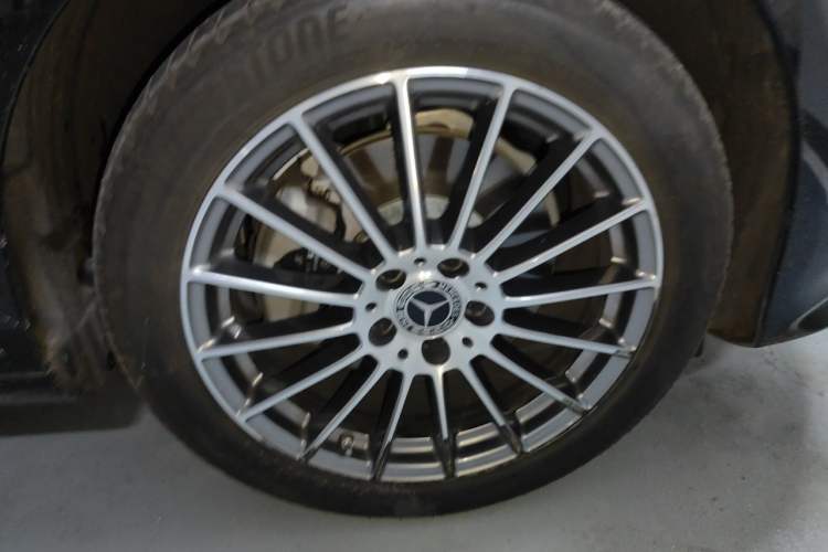 Used Mercedes-Benz E-Class 2023 Facelift E 260 L Right Front Wheel Hub