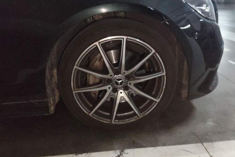 Used Mercedes-Benz E-Class 2023 E 260 Coupe Right Front Wheel Hub
