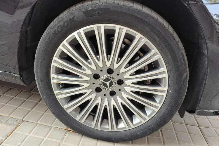 Used Mercedes-Benz E-Class 2023 Updated E 300 L Fashion Edition Right Front Wheel Hub