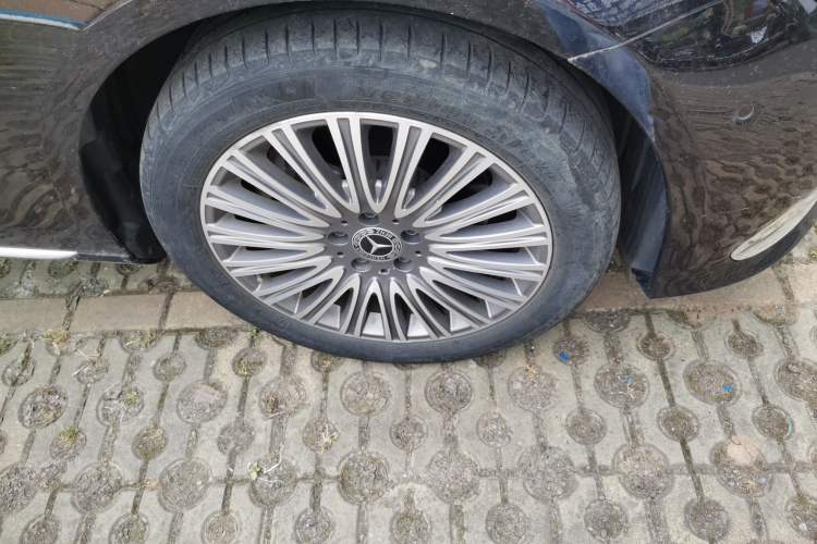 Used Mercedes-Benz E-Class 2023 Updated E 300 L Fashion Edition Right Front Wheel Hub