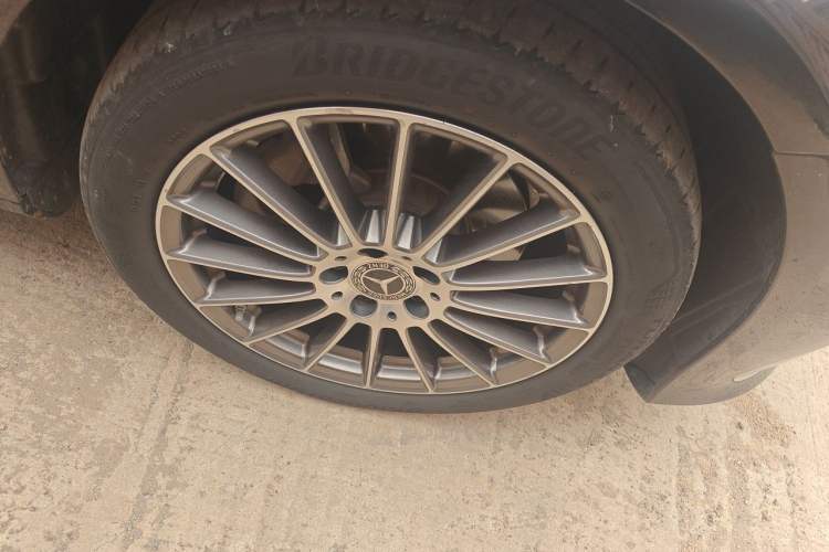 Used Mercedes-Benz E-Class 2023 E 260 L Right Front Wheel Hub