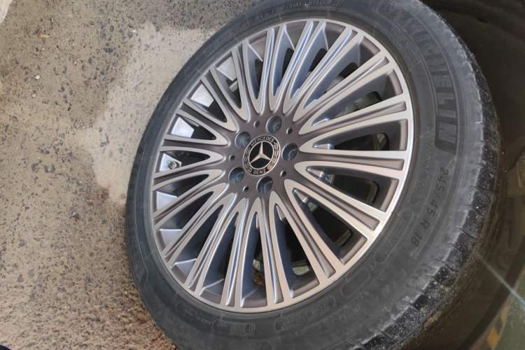 Used Mercedes-Benz E-Class 2023 Updated E 300 L Fashion Edition Right Front Wheel Hub