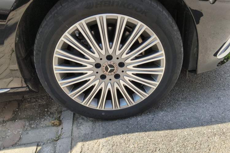 Used Mercedes-Benz E-Class 2023 Updated E 300 L Fashion Edition Right Front Wheel Hub