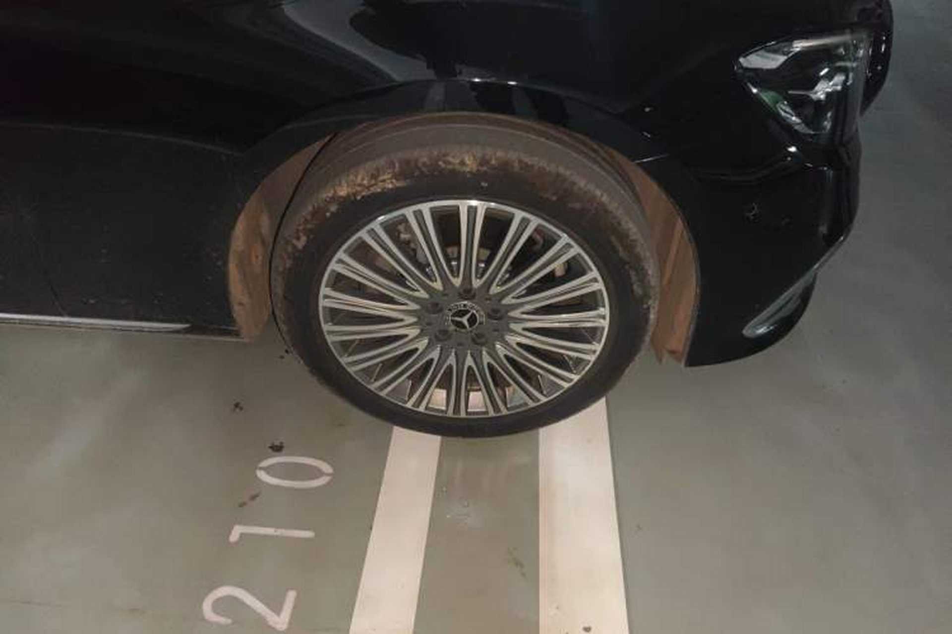 Used Mercedes-Benz E-Class 2023 Updated E 300 L Fashion Edition Right Front Wheel Hub