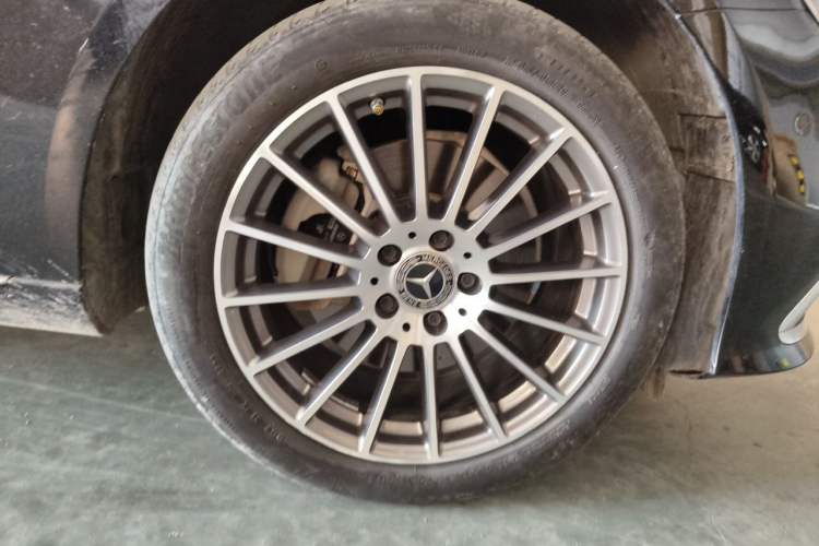 Used Mercedes-Benz E-Class 2023 Facelift E 260 L Right Front Wheel Hub