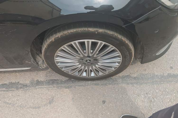 Used Mercedes-Benz E-Class 2023 Updated E 300 L Fashion Edition Right Front Wheel Hub