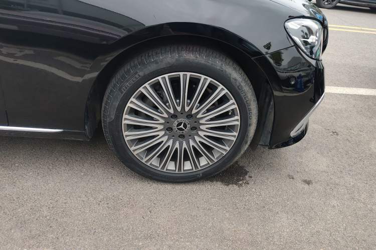 Used Mercedes-Benz E-Class 2023 E 300 L Stylish Model Right Front Wheel Hub