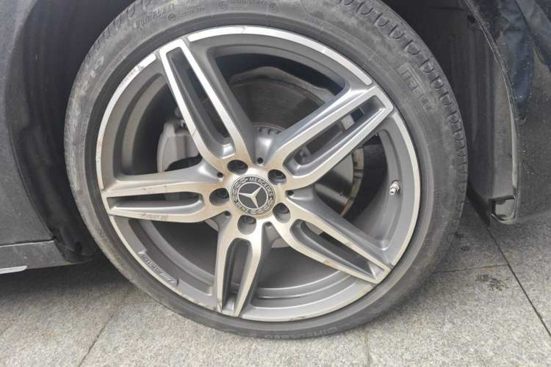 Used Mercedes-Benz E-Class 2023 E 300 L Sport Luxury Edition Right Front Wheel Hub