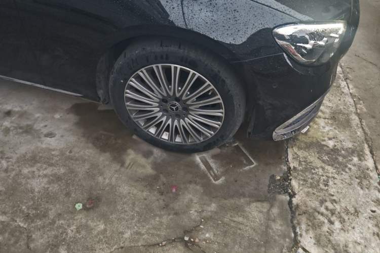 Used Mercedes-Benz E-Class 2023 Updated E 300 L Fashion Edition Right Front Wheel Hub