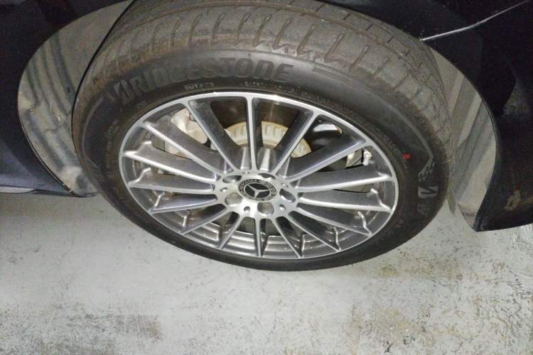 Used Mercedes-Benz E-Class 2023 E 260 L Right Front Wheel Hub