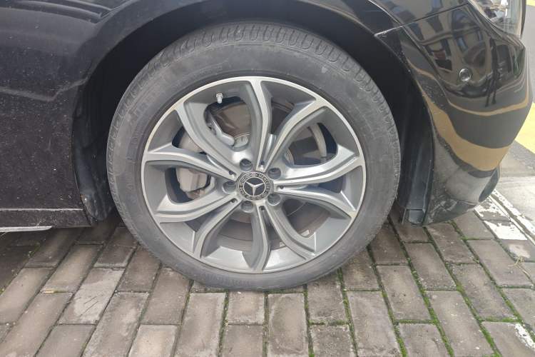 Used Mercedes-Benz E-Class 2023 E 300 L Sporty and Stylish Model Right Front Wheel Hub