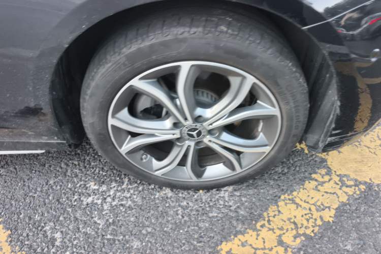 Used Mercedes-Benz E-Class 2023 E 300 L Sporty and Stylish Model Right Front Wheel Hub