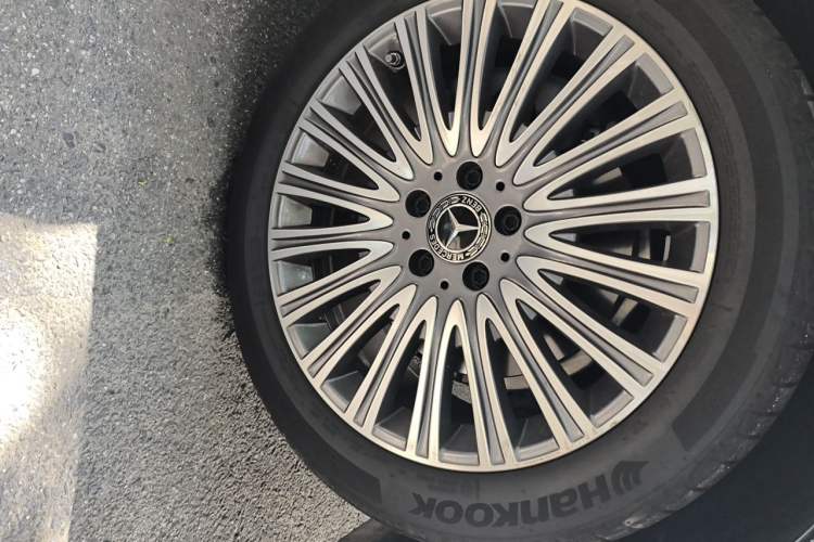 Used Mercedes-Benz E-Class 2023 E 300 L Luxury Model Right Front Wheel Hub