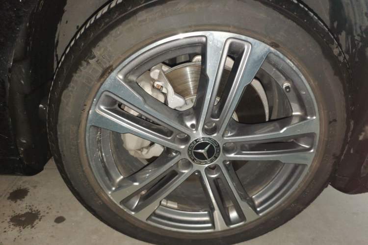 Used Mercedes-Benz E-Class 2023 E 260 L Sport Edition Right Front Wheel Hub