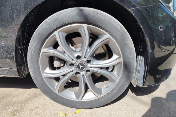 Used Mercedes-Benz E-Class 2023 Restyled E 300 L Sporty and Stylish Edition Right Front Wheel Hub