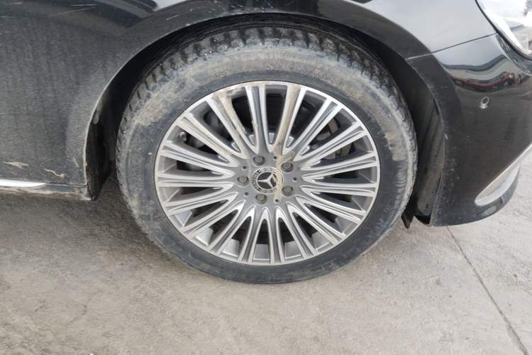 Used Mercedes-Benz E-Class 2023 Updated E 300 L Fashion Edition Right Front Wheel Hub
