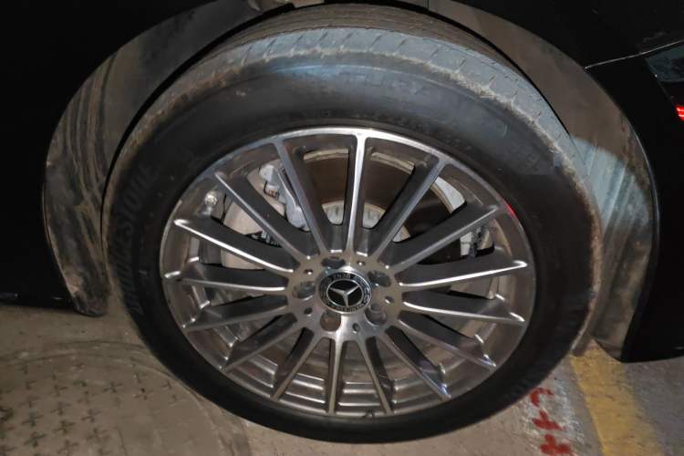 Used Mercedes-Benz E-Class 2023 E 260 L Right Front Wheel Hub