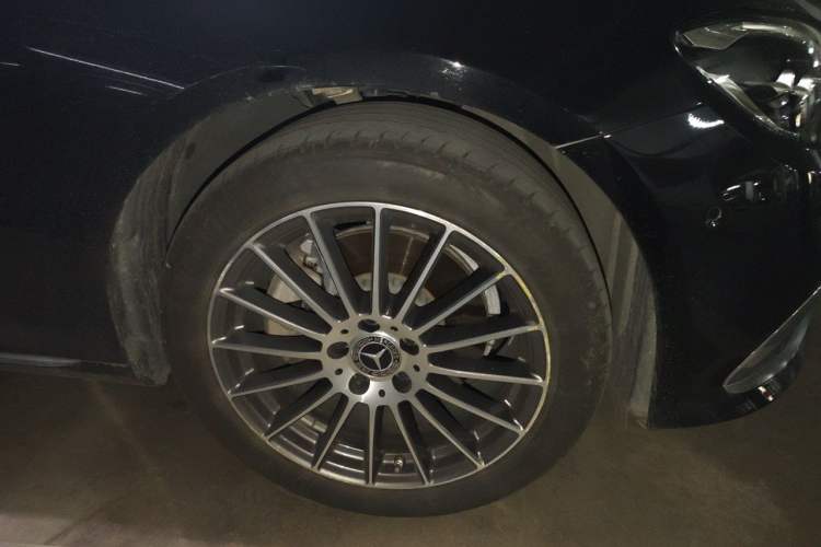 Used Mercedes-Benz E-Class 2023 E 260 L Right Front Wheel Hub