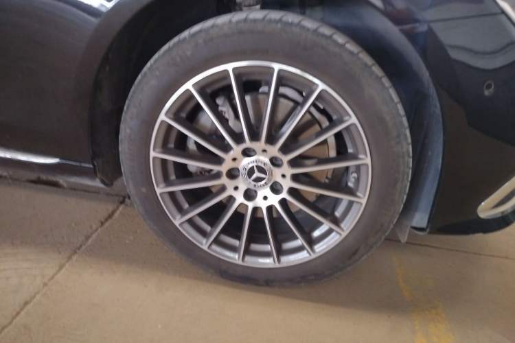 Used Mercedes-Benz E-Class 2023 Facelift E 260 L Right Front Wheel Hub
