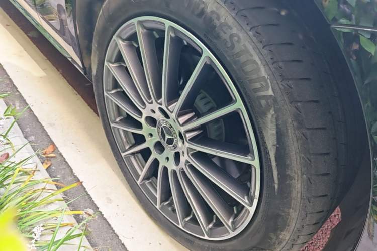 Used Mercedes-Benz E-Class 2023 E 260 L Sport Edition Right Front Wheel Hub