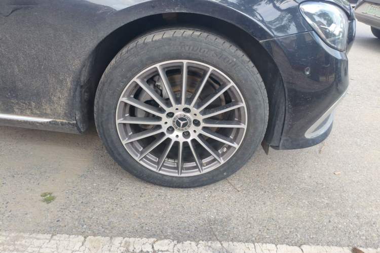 Used Mercedes-Benz E-Class 2023 E 260 L Right Front Wheel Hub