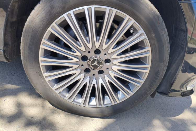 Used Mercedes-Benz E-Class 2023 Updated E 300 L Luxury Edition Right Front Wheel Hub