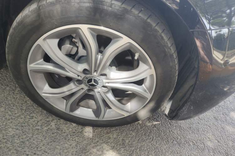 Used Mercedes-Benz E-Class 2023 Restyled E 300 L Sport Luxury Edition Right Front Wheel Hub