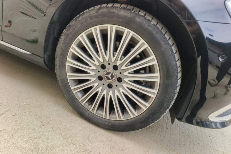 Used Mercedes-Benz E-Class 2023 Updated E 300 L Fashion Edition Right Front Wheel Hub