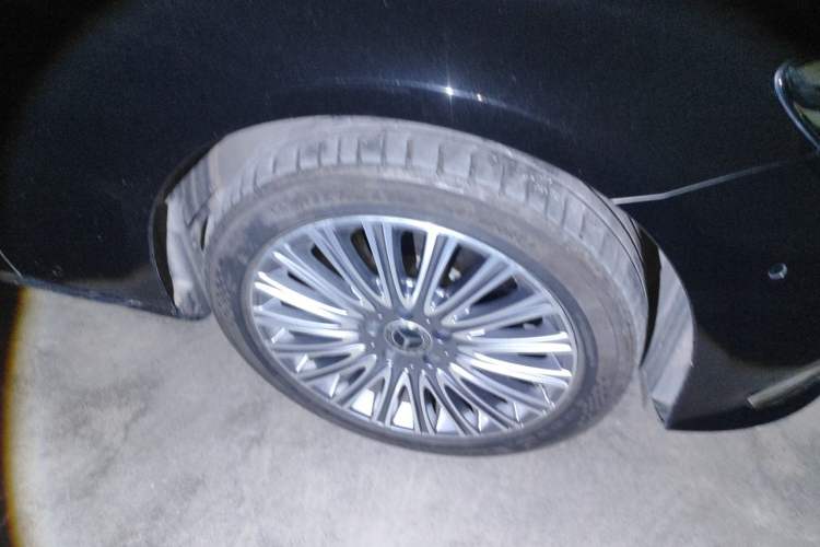 Used Mercedes-Benz E-Class 2023 Updated E 300 L Fashion Edition Right Front Wheel Hub