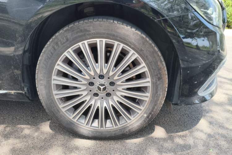 Used Mercedes-Benz E-Class 2023 Updated E 300 L Fashion Edition Right Front Wheel Hub