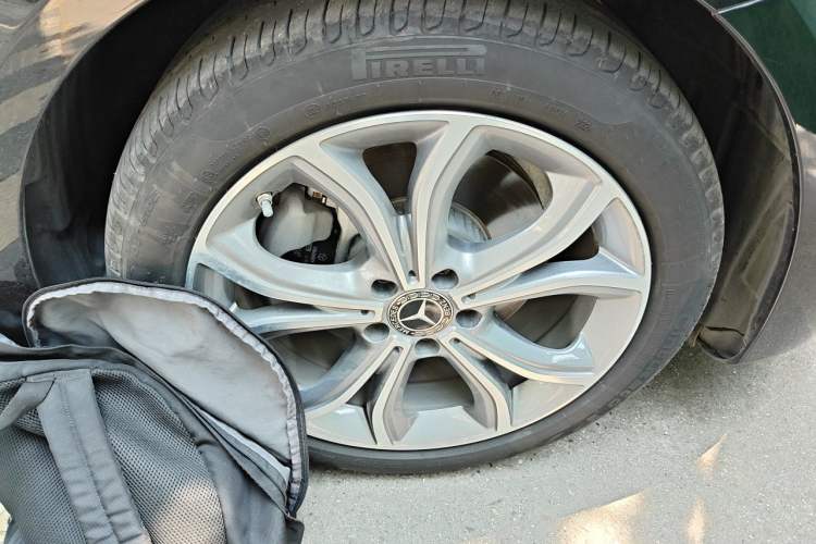 Used Mercedes-Benz E-Class 2023 E 300 L Sport Luxury Edition Right Front Wheel Hub