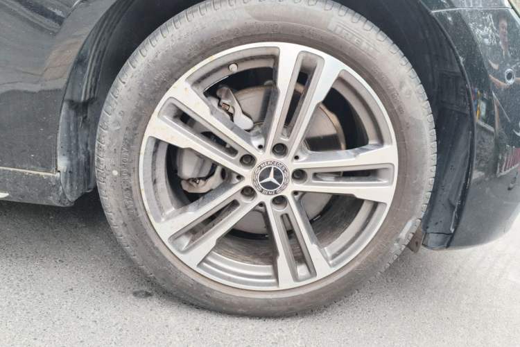 Used Mercedes-Benz E-Class 2023 E 260 L Sport Edition Right Front Wheel Hub