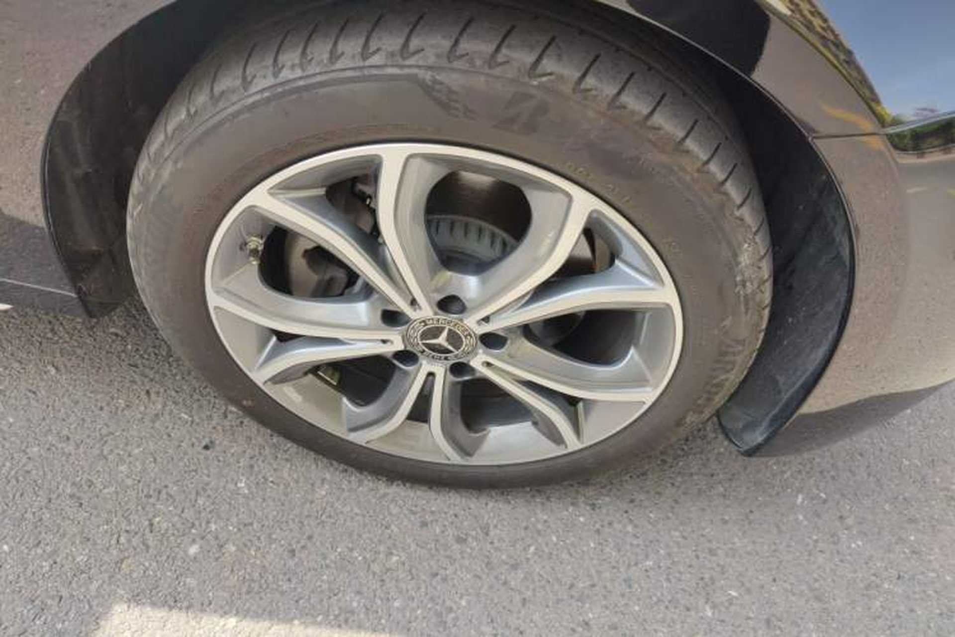 Used Mercedes-Benz E-Class 2023 Restyled E 300 L Sporty and Stylish Edition Right Front Wheel Hub