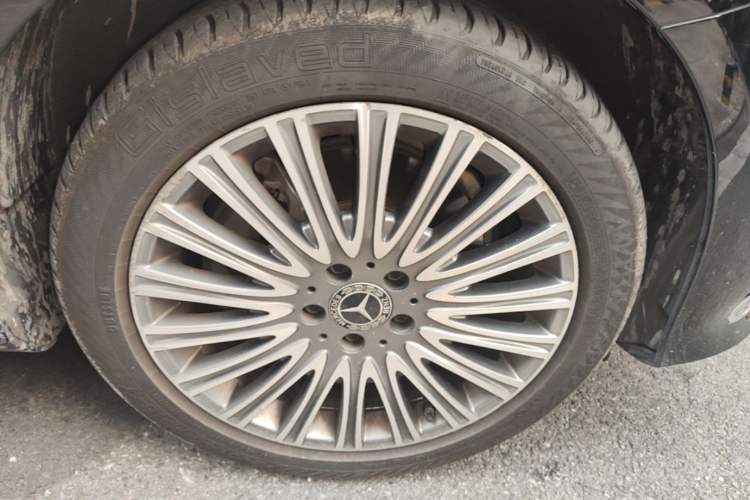 Used Mercedes-Benz E-Class 2023 E 300 L Stylish Model Right Front Wheel Hub