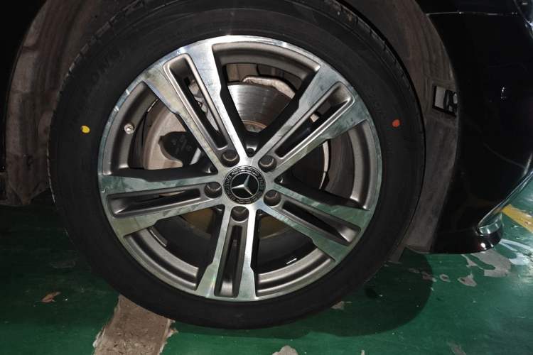 Used Mercedes-Benz E-Class 2023 E 260 L Sport Edition Right Front Wheel Hub