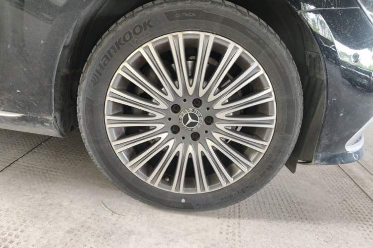 Used Mercedes-Benz E-Class 2023 E 300 L Stylish Model Right Front Wheel Hub
