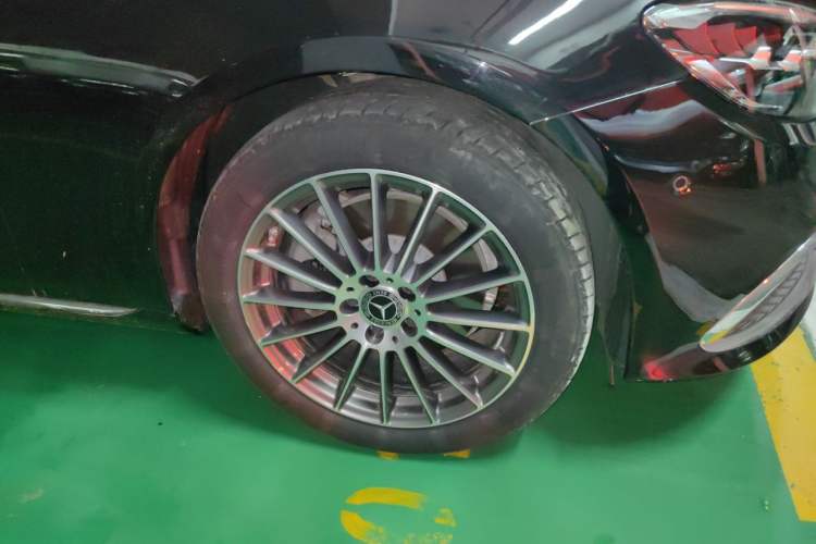 Used Mercedes-Benz E-Class 2023 E 260 L Right Front Wheel Hub