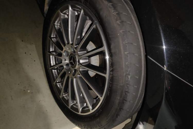 Used Mercedes-Benz E-Class 2023 E 260 L Right Front Wheel Hub