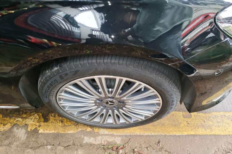 Used Mercedes-Benz E-Class 2023 E 300 L Luxury Model Right Front Wheel Hub