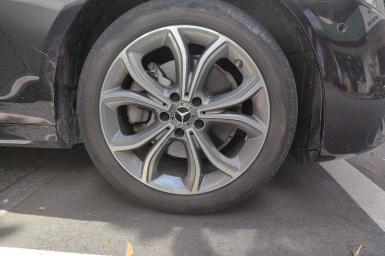 Used Mercedes-Benz E-Class 2023 E 300 L Sporty and Stylish Model Right Front Wheel Hub
