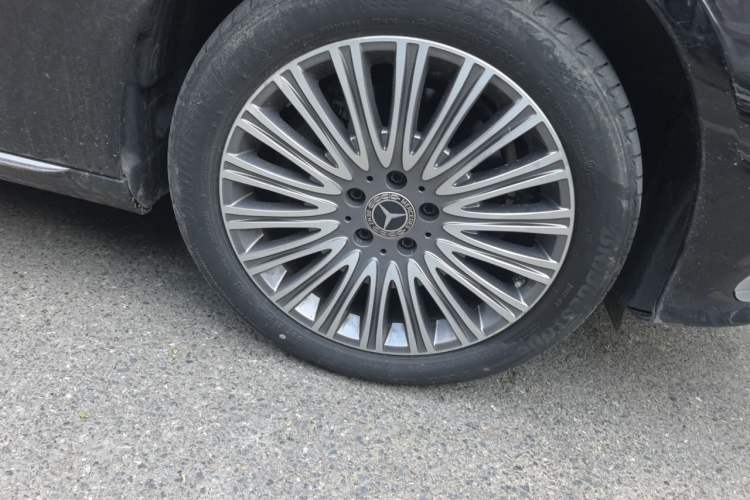 Used Mercedes-Benz E-Class 2023 Updated E 300 L Fashion Edition Right Front Wheel Hub